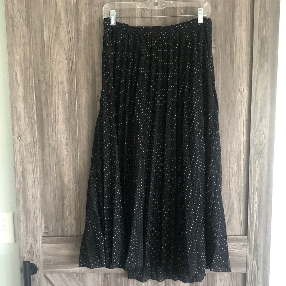 Banana Republic black polka dot skirt w lining